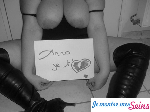Photo des seins de J