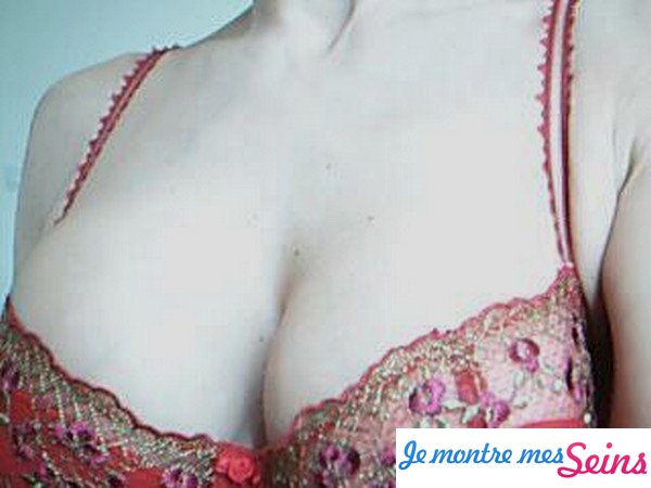 Photo des seins de Alice