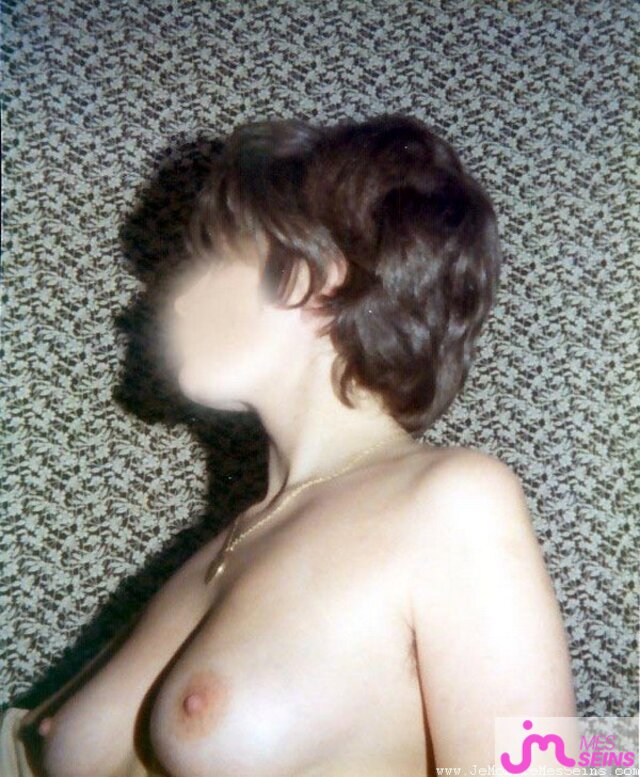 Photo des seins de Monicalx