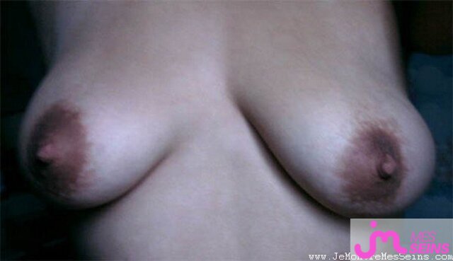 Photo des seins de Emmanuelle
