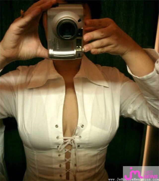Photo des seins de Emmanuelle