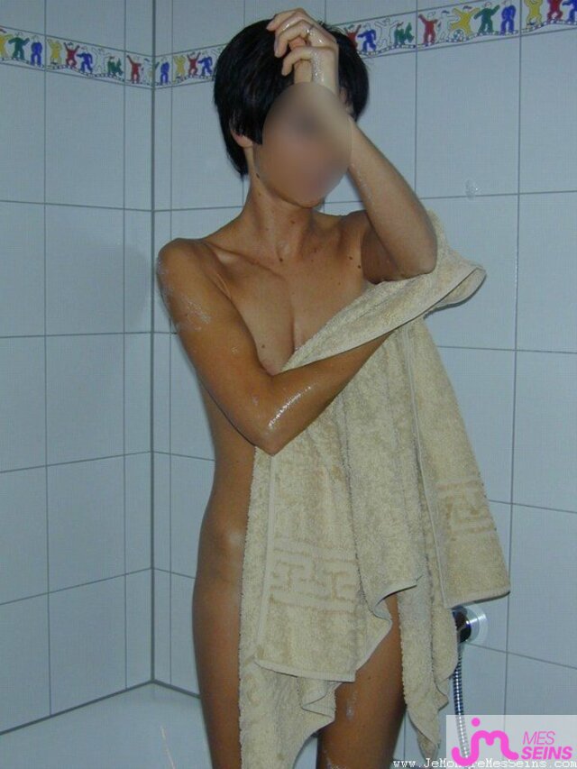 Photo des seins de Laure
