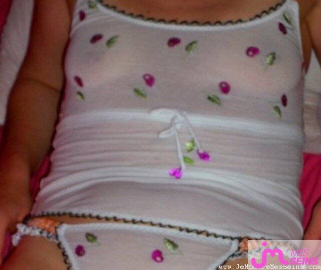 Photo des seins de Downblouse