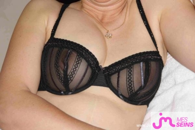 Photo des seins de Exitale