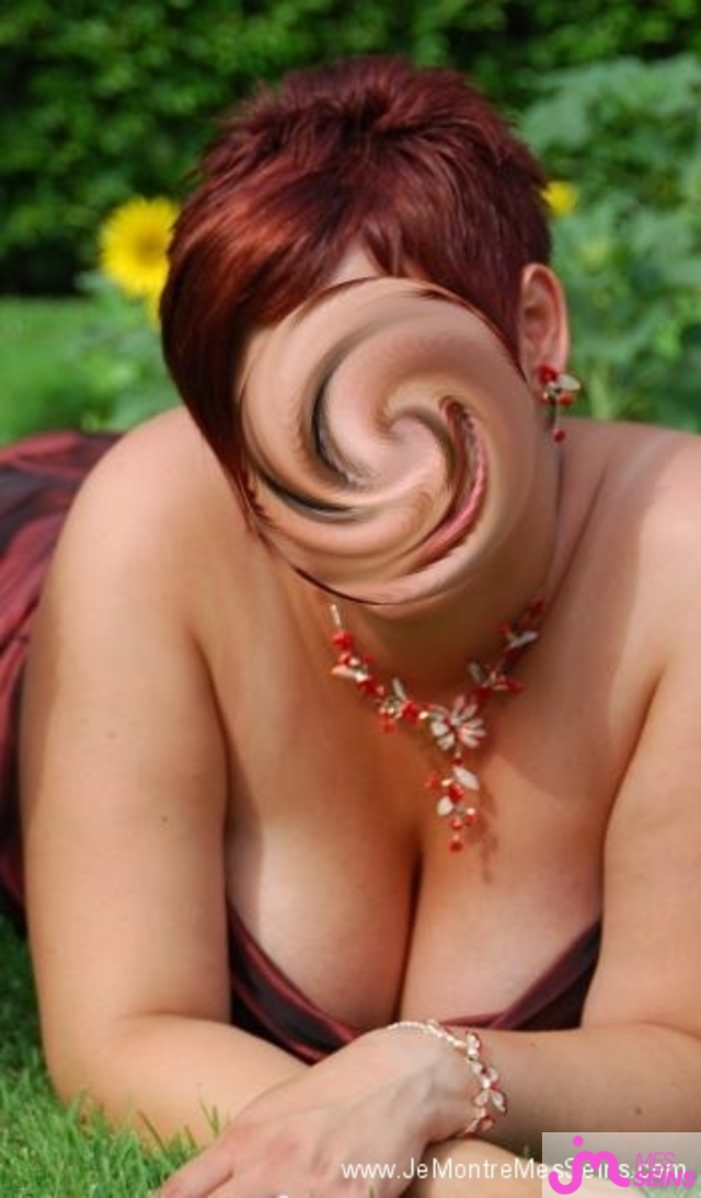 Photo des seins de Azazel