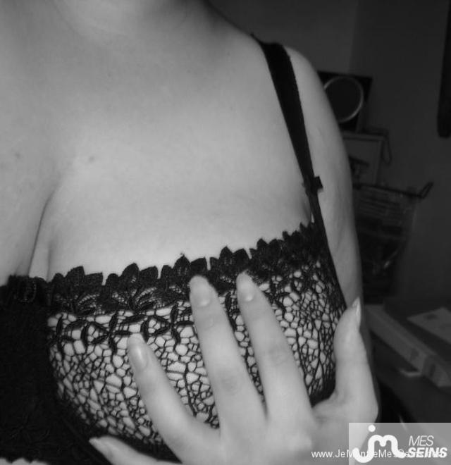 Photo des seins de Melo