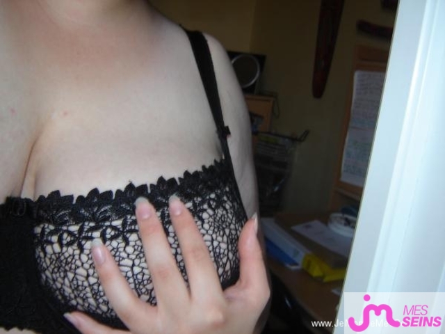 Photo des seins de Melo
