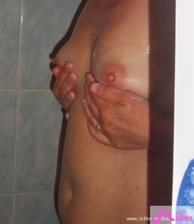 Photo des seins de Downblouse