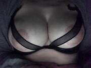 Photos des seins de Emilia, j'adore les montrer !!