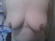 Photos des seins de Domcool, une 1er
