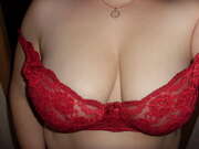 Photos de la lingerie de Yaya89100, j'aime le rouge et vous?