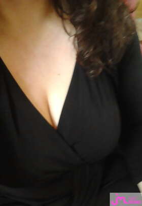 Photos de seins : Après mon minou et ma lingerie...mes seins...
