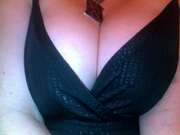 Photos des seins de Bibou, au boulot!