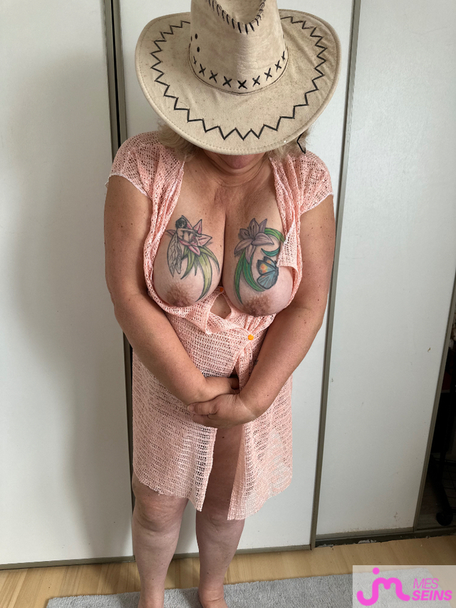 Les gros seins de Blanche 836