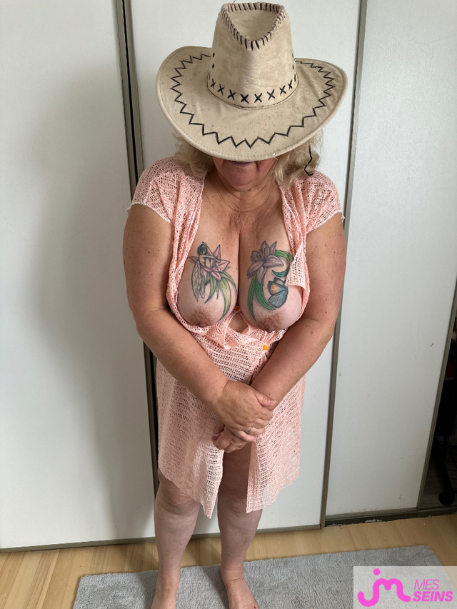 Les gros seins de Blanche 836