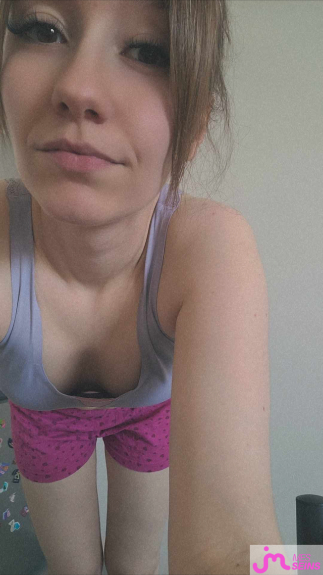 Les petits seins de Misscoquine0292