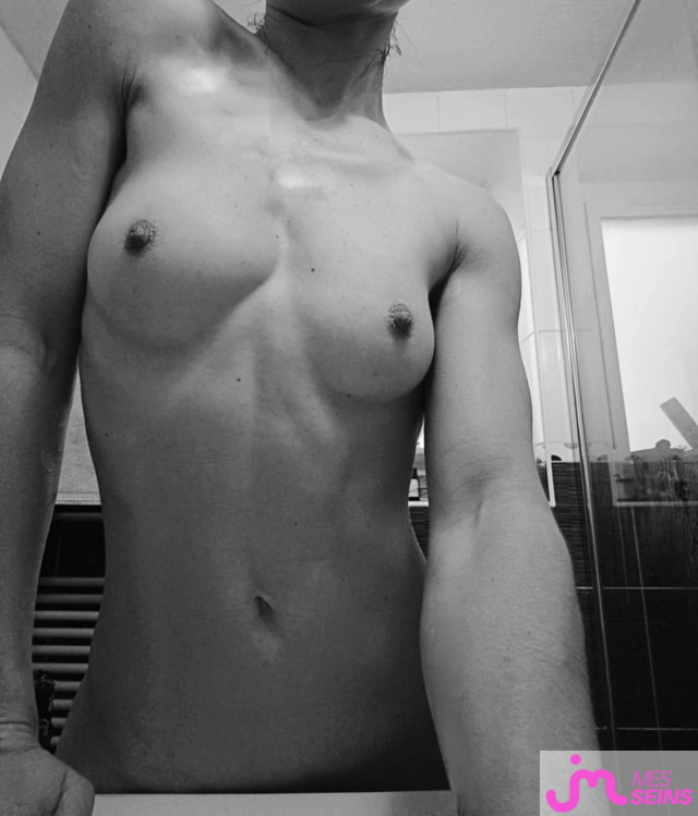 Les petits seins de Anonymous36
