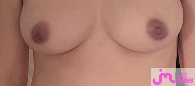 Les seins moyens de Petite Inconnue