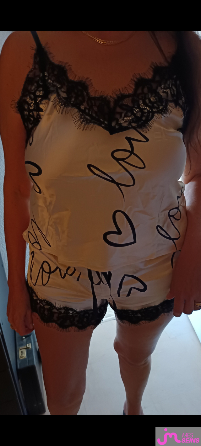 Les seins moyens de Felix828