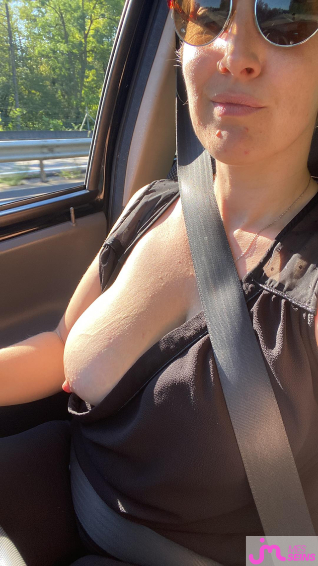 Les très gros seins de Blondepulpeusee