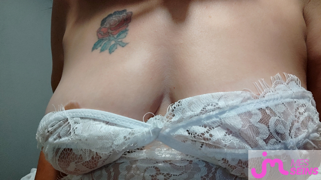 Les très gros seins de Valouambu