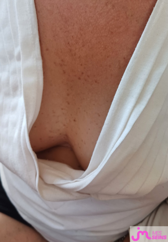 Les seins moyens de Ankhor