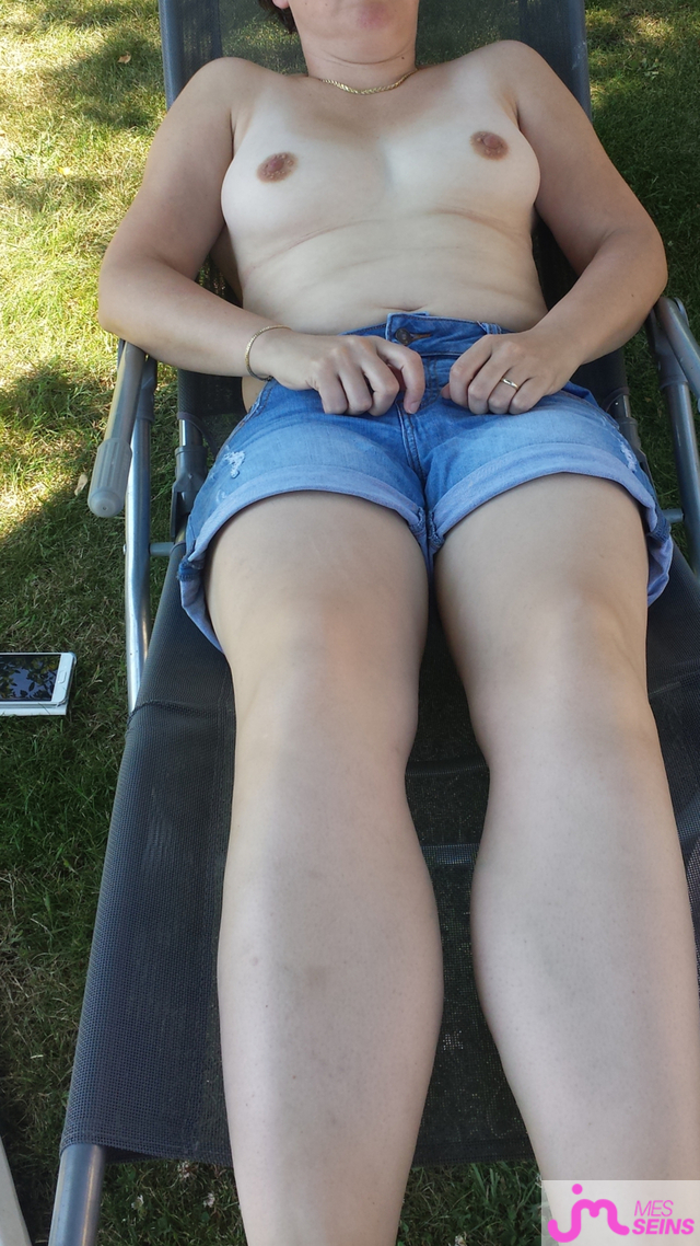 Les seins moyens de Mikolo73