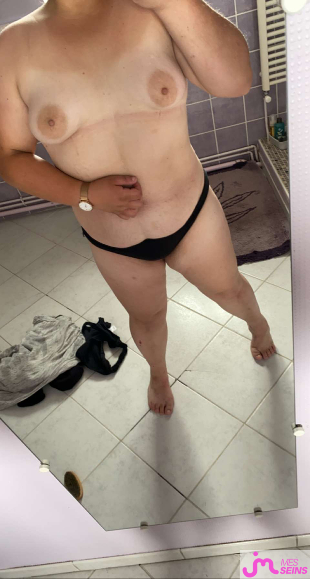 Les seins moyens de Buakbi86