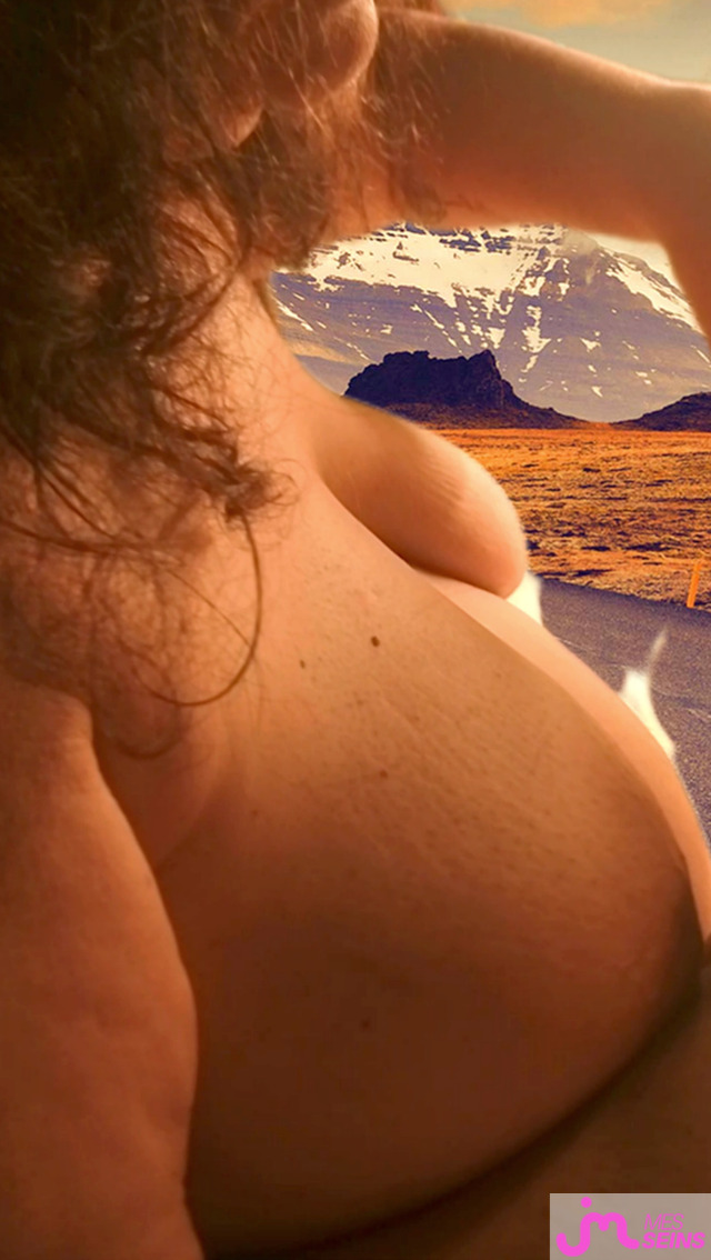 Les seins énormes de DesiderioProibitoBBW