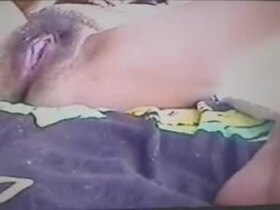 Videos des seins de Delaseal, Lèche minou