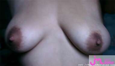 Photos de seins : emmanuelle1