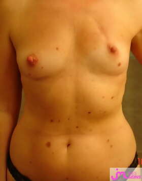 Photos de seins : Kylie 1