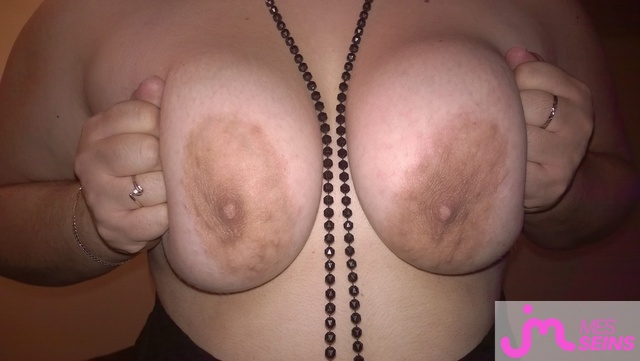 Les très gros seins de lesdoubsmamour