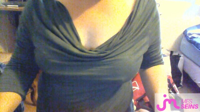 Les tr&egrave;s gros seins de anastasia83