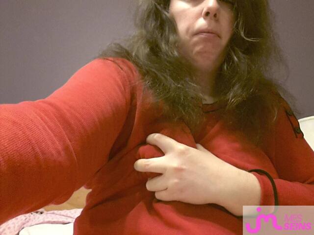 Les tr&egrave;s gros seins de amelieseins