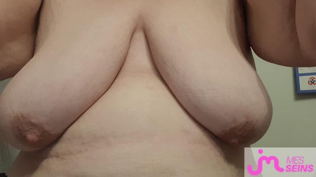 Les très gros seins de Amel22