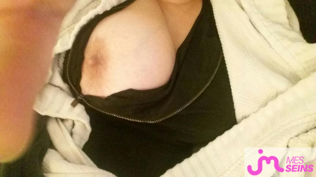 Les très gros seins de Charlotte panpan 