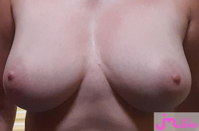 Les très gros seins de Amy45