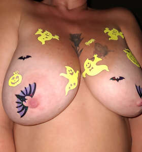 Photos de seins : Halloween 🎃 