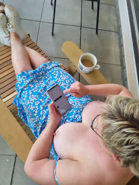 Photos de seins : Au Balcon 