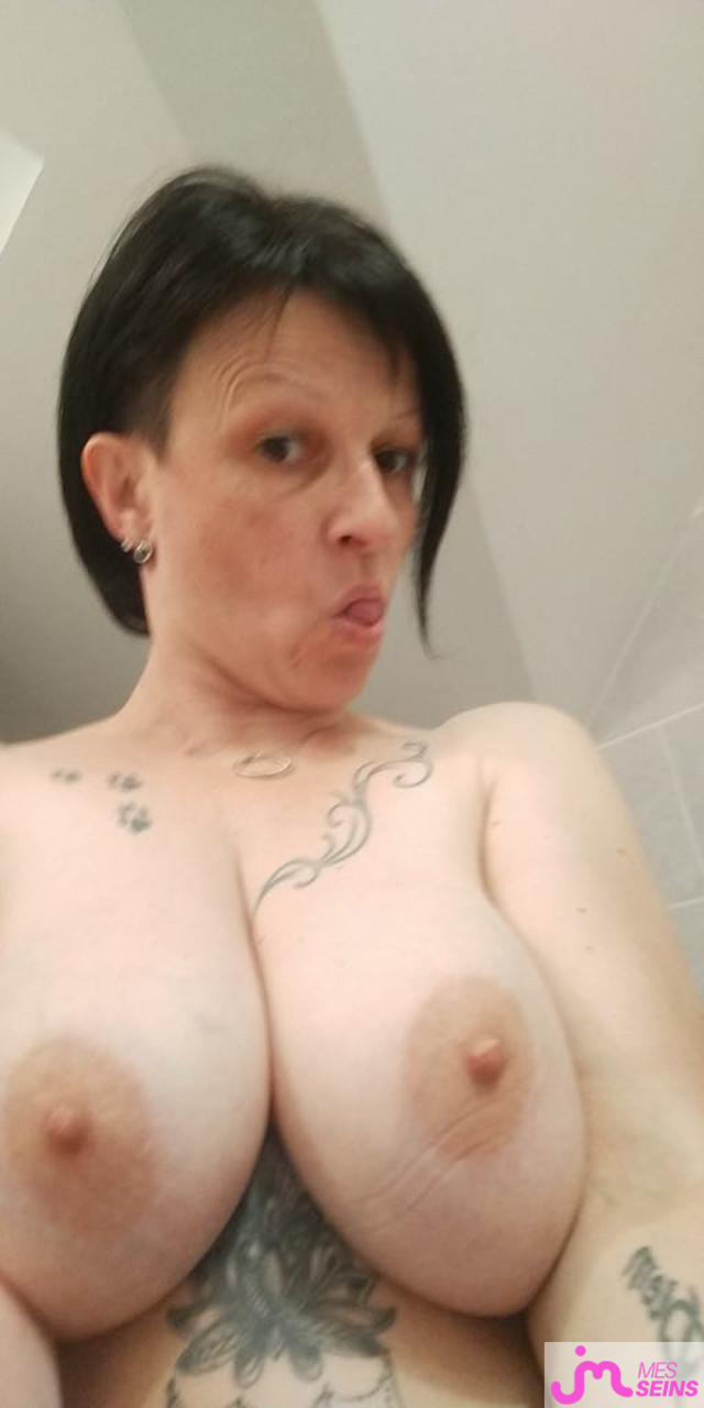 Les seins moyens de Kristof51