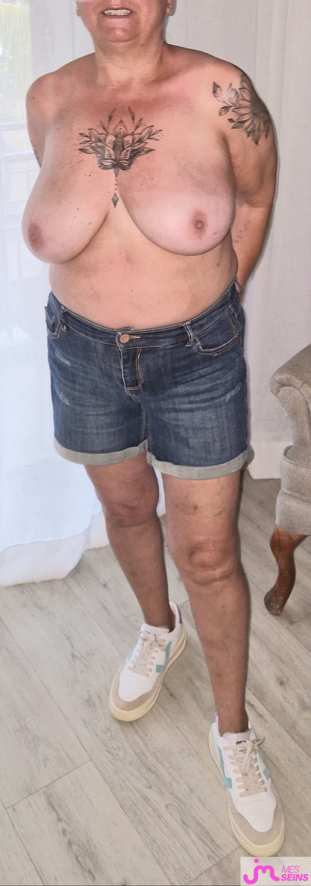 Les très gros seins de marie110D