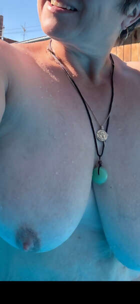 Photos de seins : Mes petits seins à moi ! 