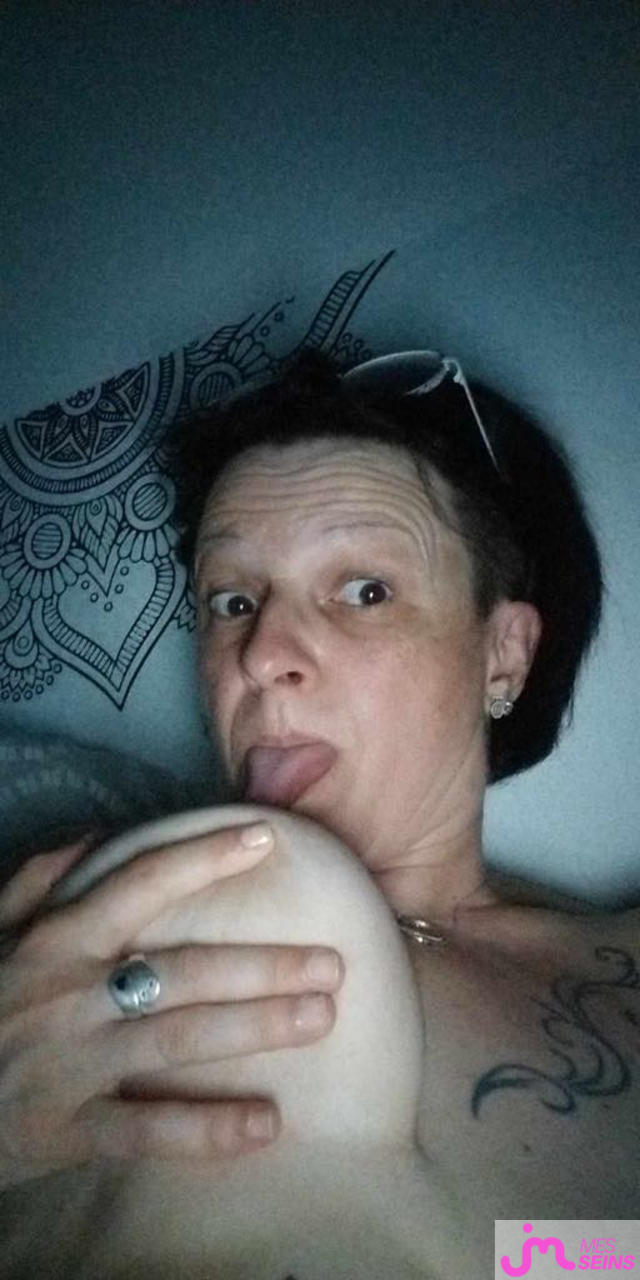 Les seins moyens de Kristof51