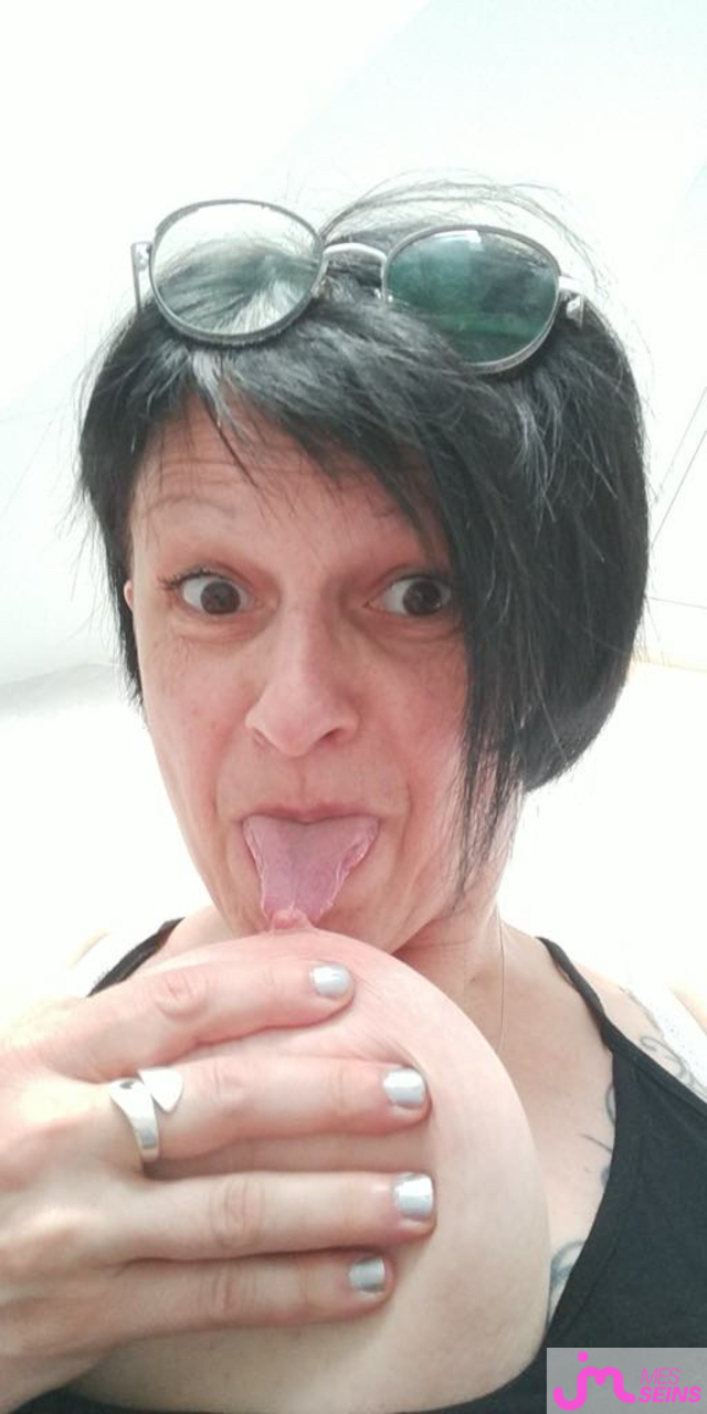 Les seins moyens de Kristof51