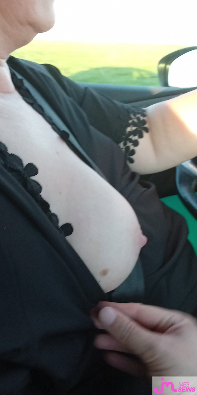 Les seins moyens de Fier