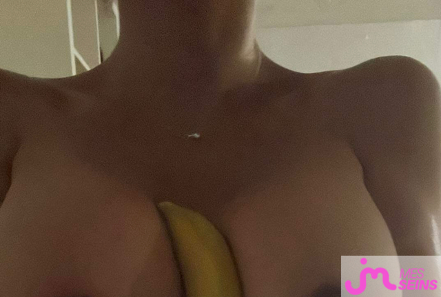 Les très gros seins de N and Yoo