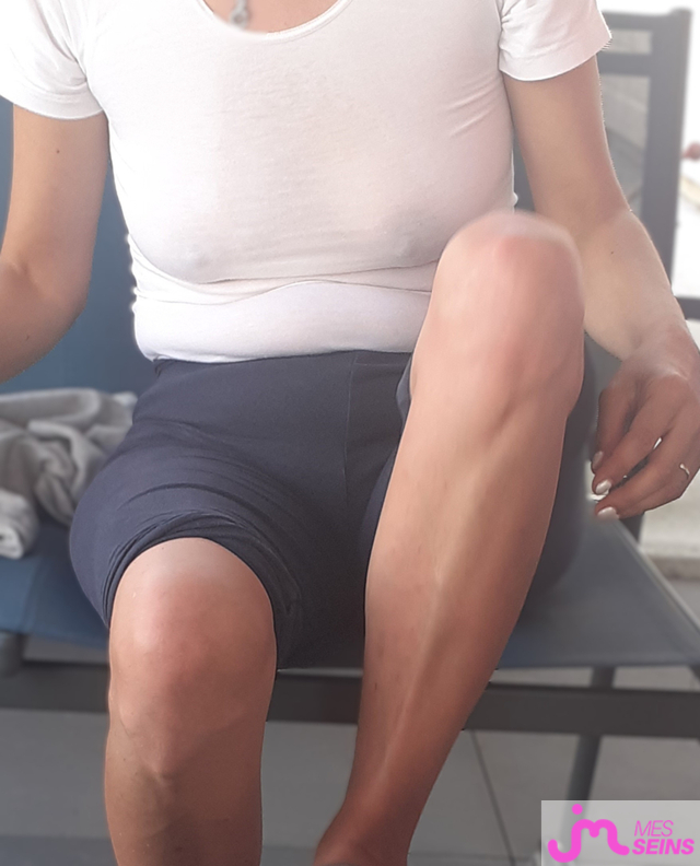 Les seins moyens de lilou82