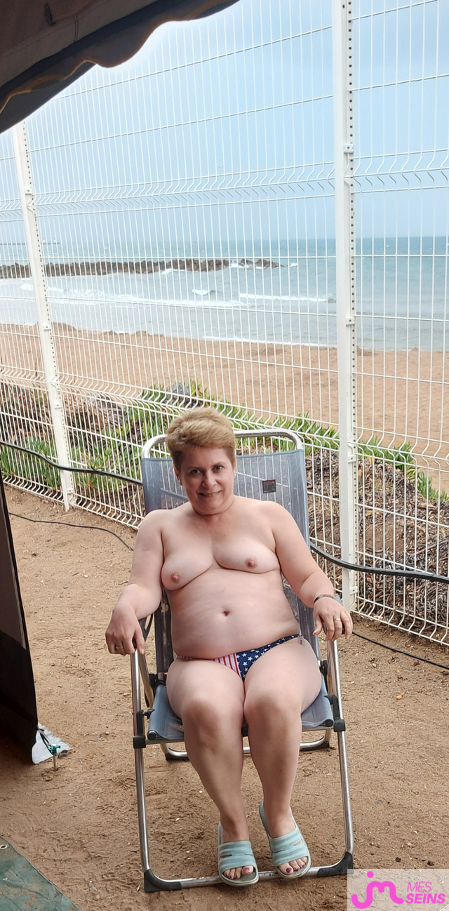 Les seins moyens de joe5862