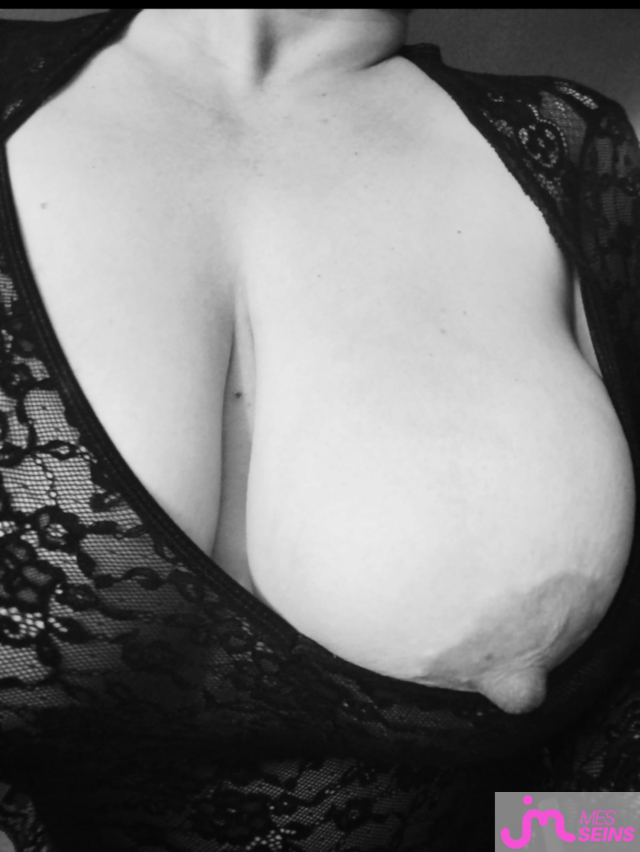 Les très gros seins de Elle27